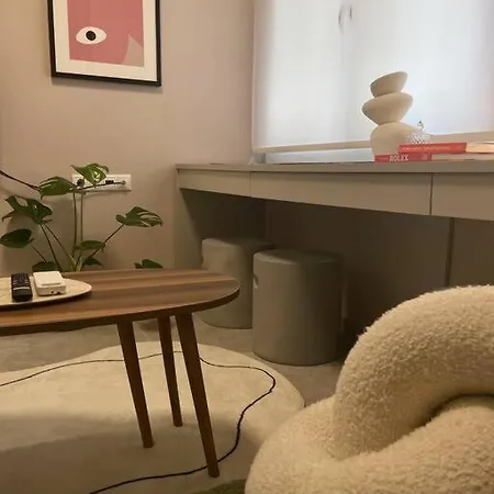 아파트 Aesthetic Central Studio